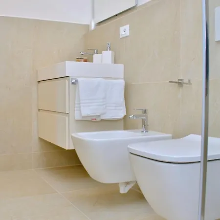 Enchanting With Panoramic Terrace Апартаменти Бібіоне