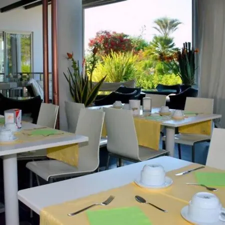 Enchanting With Sunny Terrace *